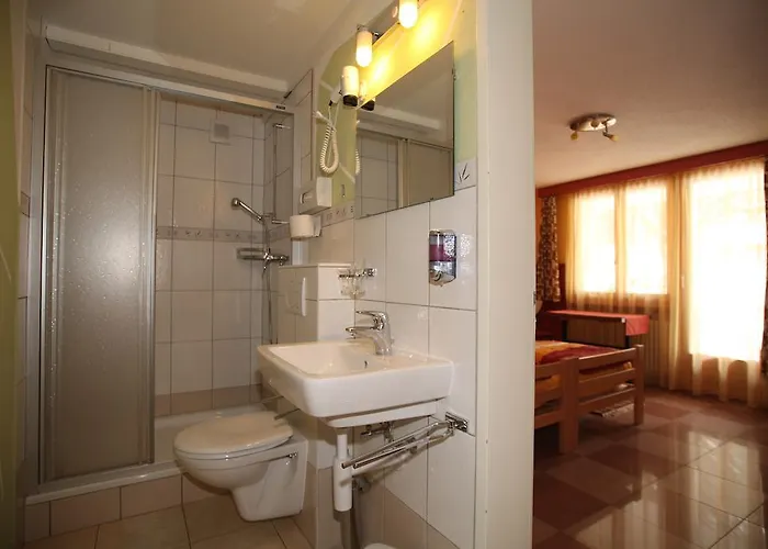 クライン マッターホルン ホテル 2*