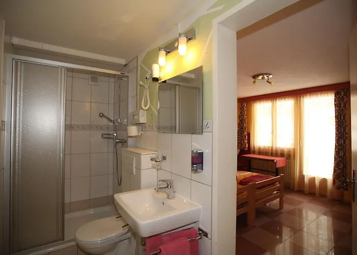 クライン マッターホルン ホテル 2*