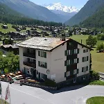 Hotel Klein Matterhorn 2*